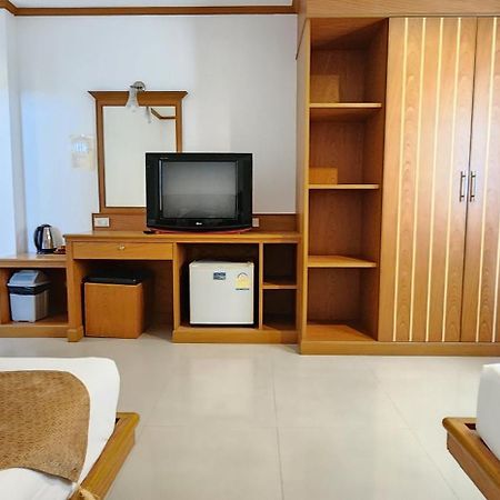 Hotel Eden Park Patong Exterior foto