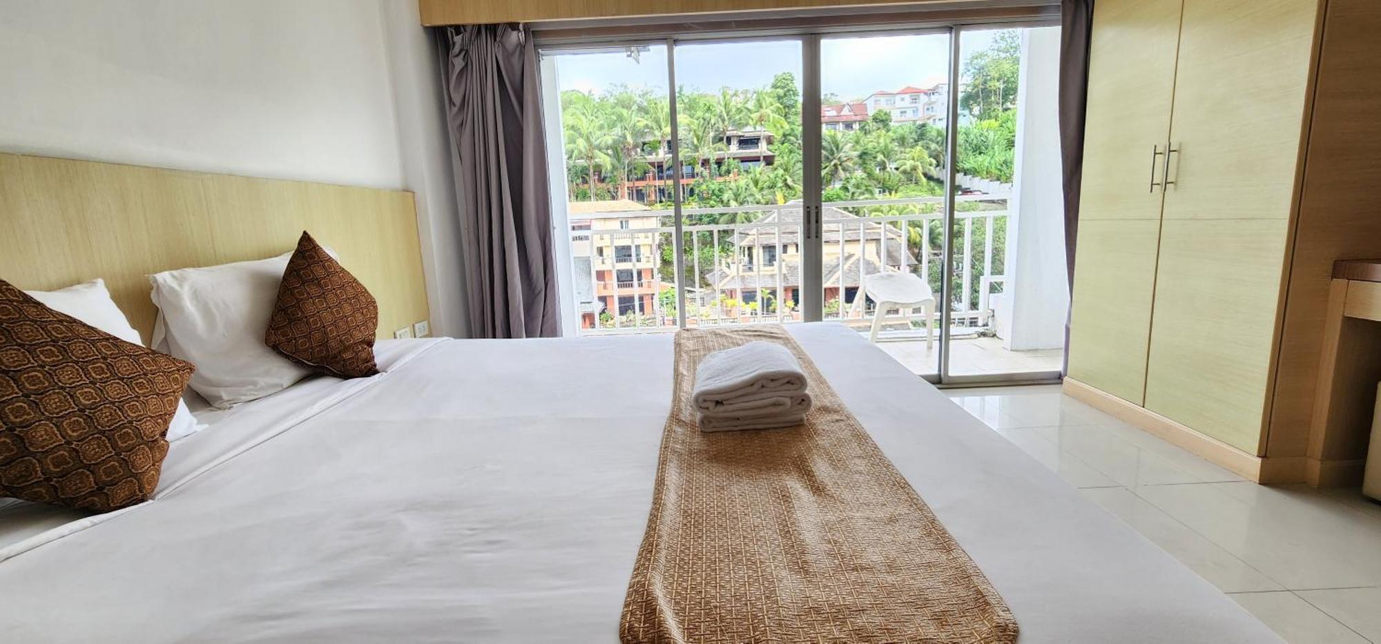 Hotel Eden Park Patong Exterior foto