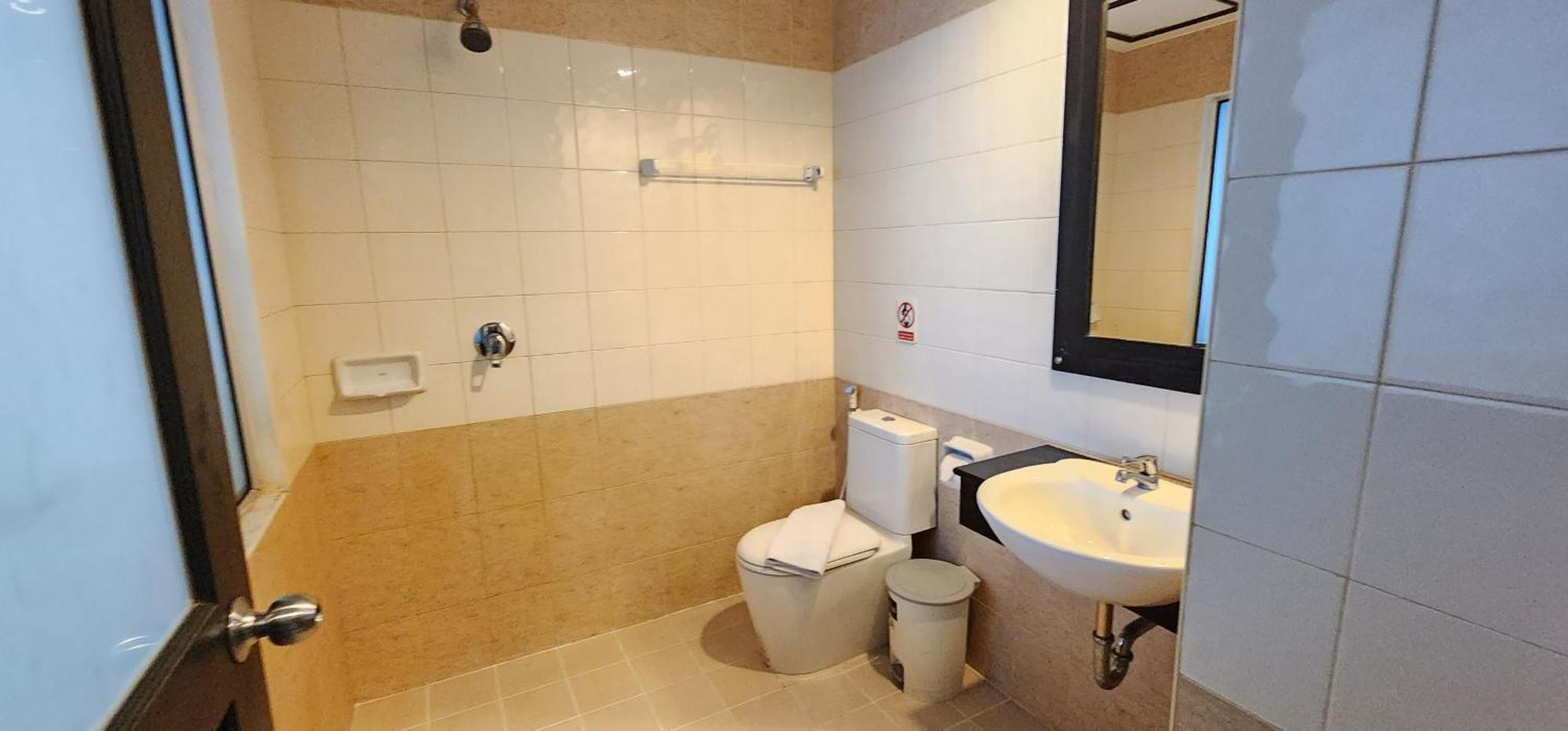 Hotel Eden Park Patong Exterior foto